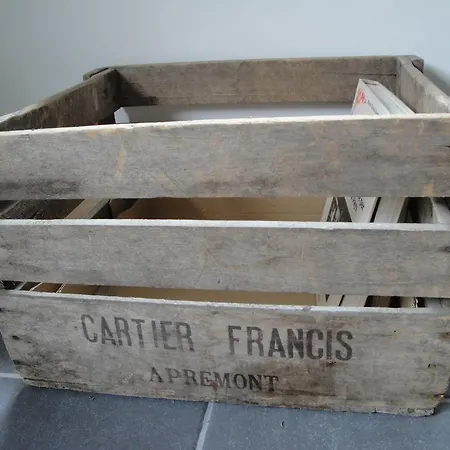 Des Cretets Apartman *